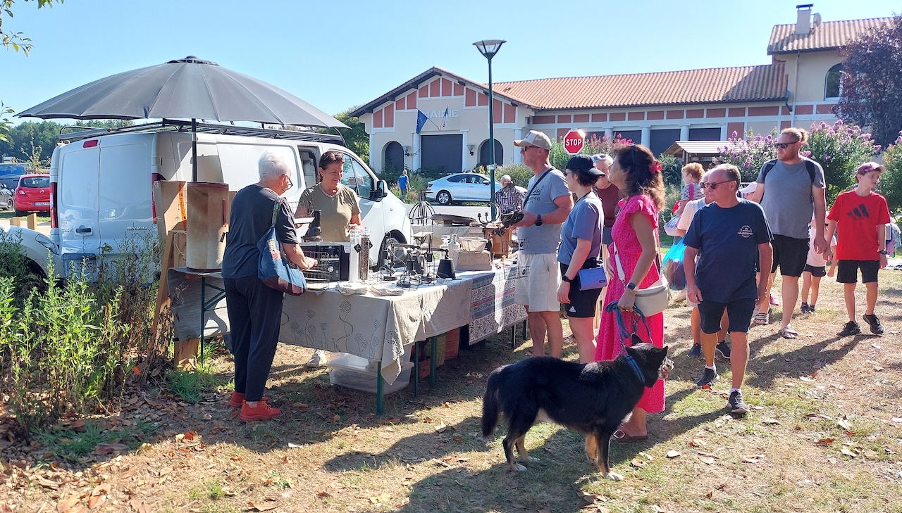 2025_08_24 vide grenier (11).jpg