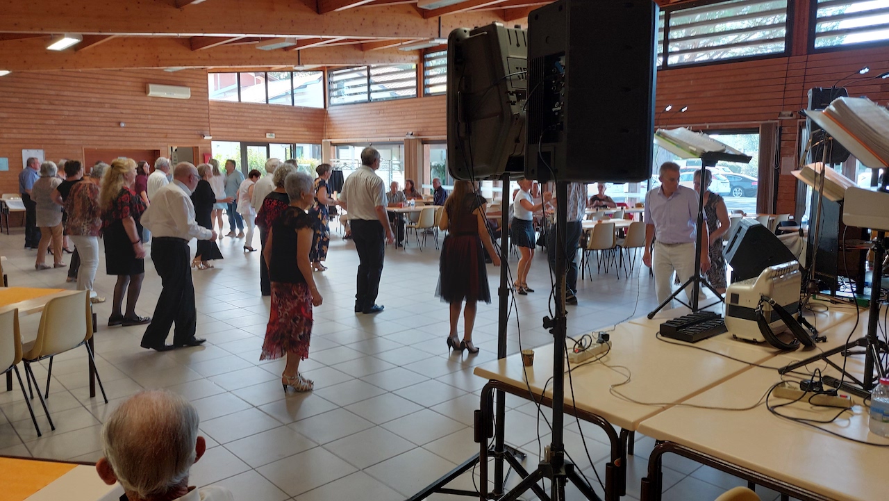 09_10_2022 bal à papa danseurs (6).jpg